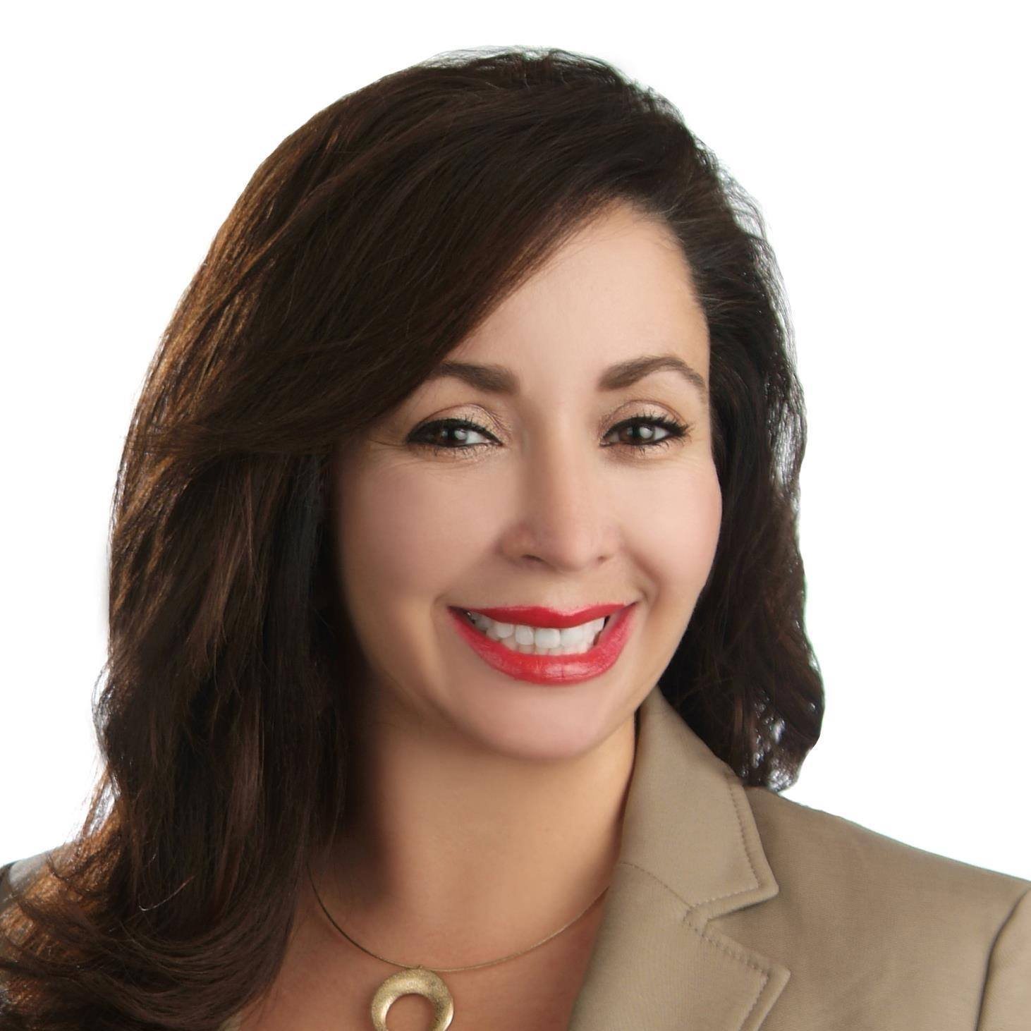 Liz Campos